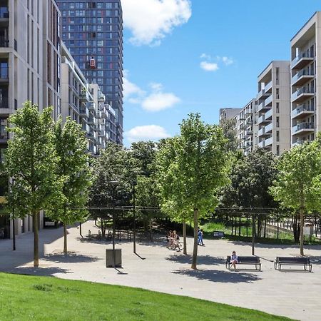 Ellie N Conys 3 Bedroom Apartment With 2 Bathrooms, An Ensuite, Kitchen And Balcony In Stratford Westfield Лондон Экстерьер фото